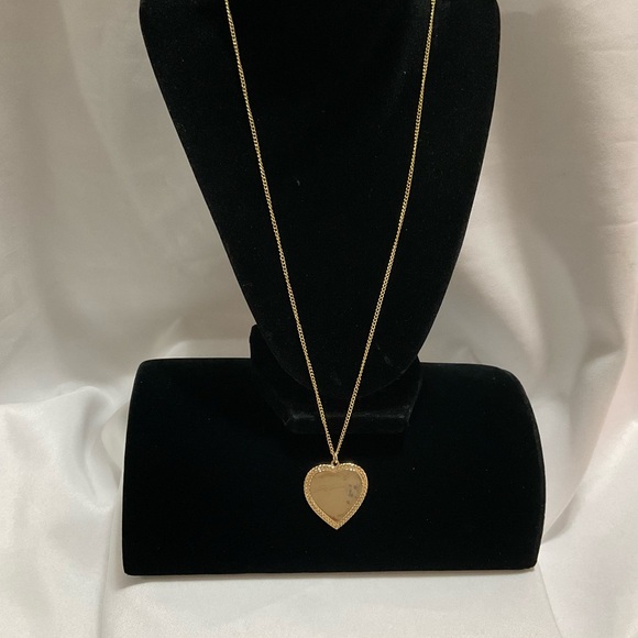 Gold Tone Heart Pendant Necklace - Picture 4 of 6